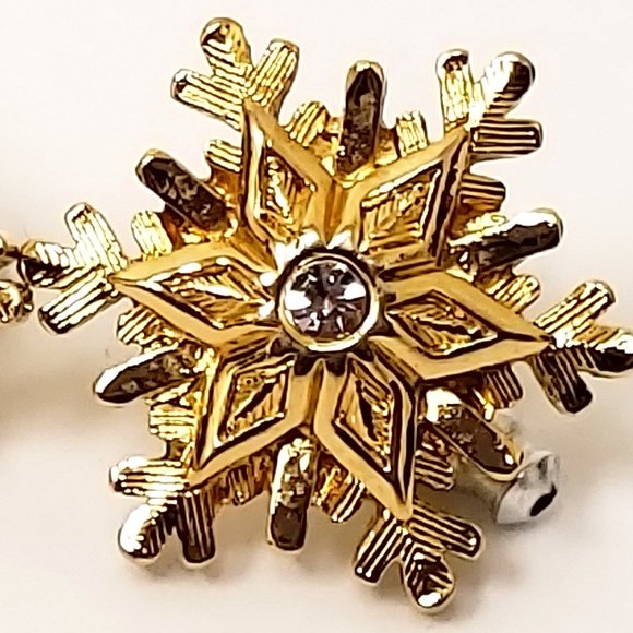Vintage AVON 3D Gold Finished SNOWFLAKE Pierced Earrings with Rhinestone Accent - Picture 7 of 14